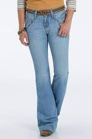 Cinch Women’s HANNAH Light Bareback Flare Leg Jean