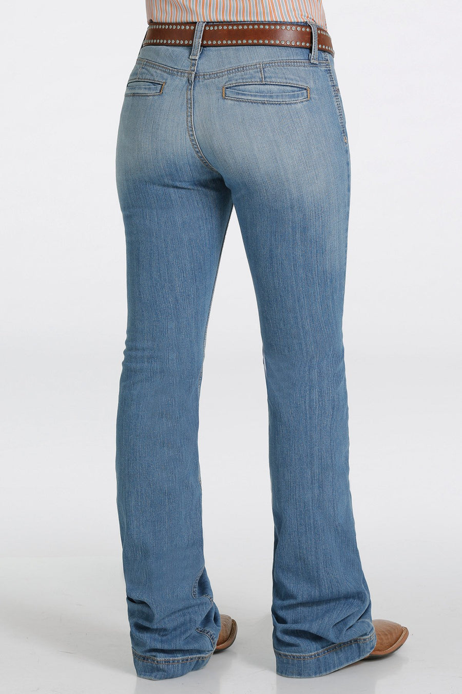 Cinch Women’s Lynden Light Stonewash Slim Fit Boot Cut Jean