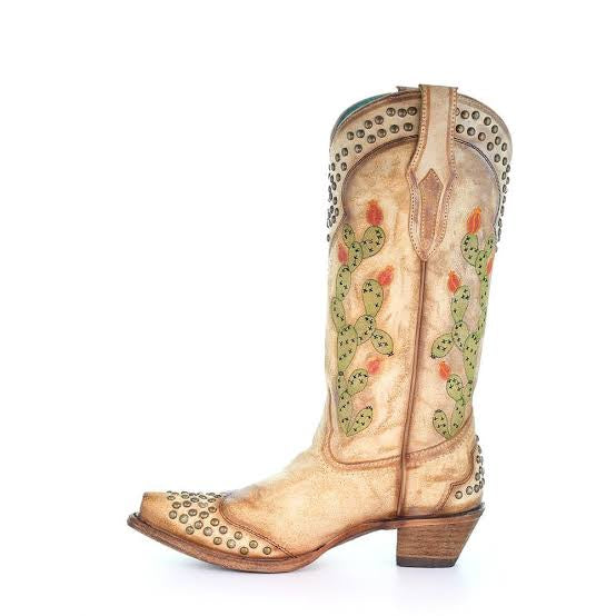 Nopal Embroidery & Studs | Saddle